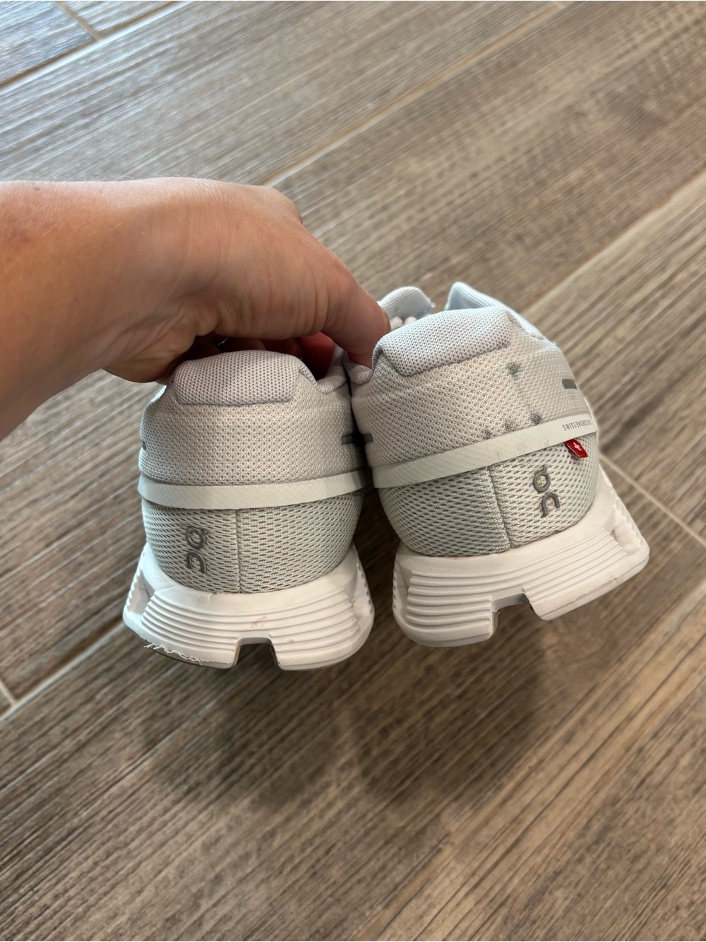 On Cloud Running Shoes Swiss engineering technology White Mens 9.5 - Picture 4 of 7
